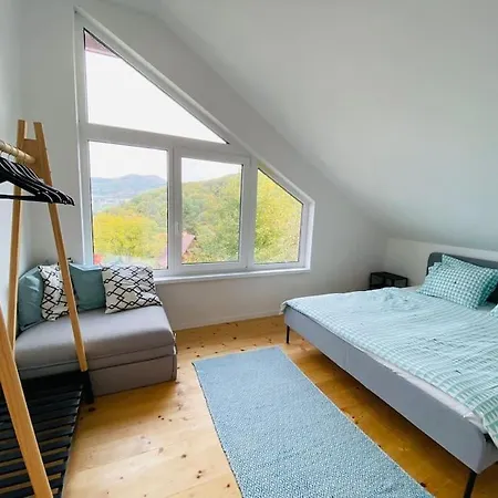 Cerov Dağ evi Púchov